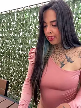 Annie Alicee online show from February 14, 3:20 pm