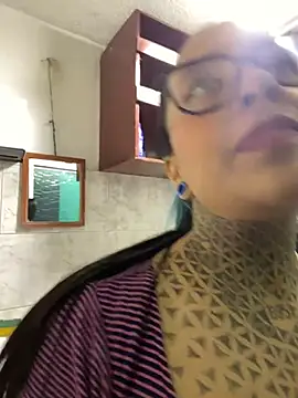 Annie Alicee online show from July 16, 2:28 am