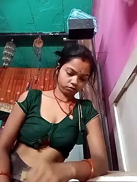 Snapshot of Cut_ikina chatting on April 28, 11:10 pm Cut ikina online show from April 28, 11:10 pm