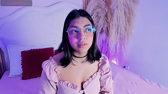 rebeca taylor online show from February 17, 3:14 am