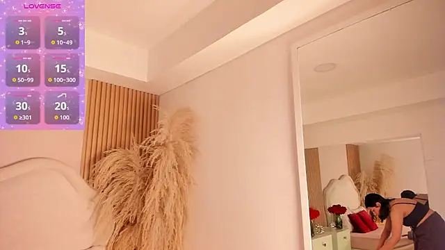 rebeca taylor online show from March 14, 3:01 am