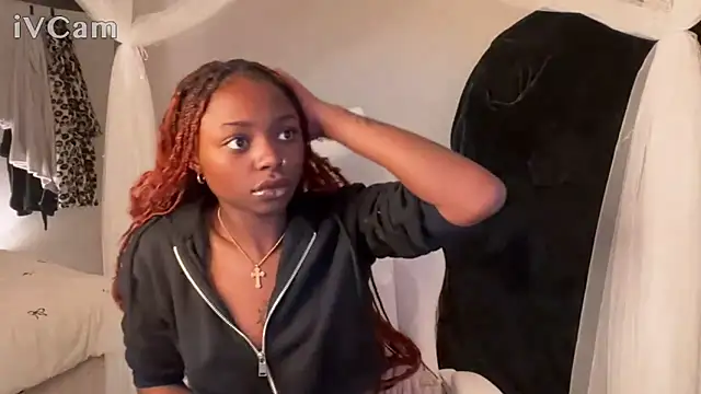 Snapshot of missbbydior chatting on February 11, 8:36 pm missbbydior online show from February 11, 8:36 pm