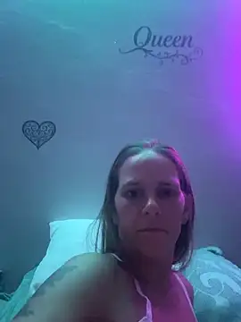 Snapshot of Shortie8787 chatting on April 11, 6:40 am Shortie8787 online show from April 11, 6:40 am