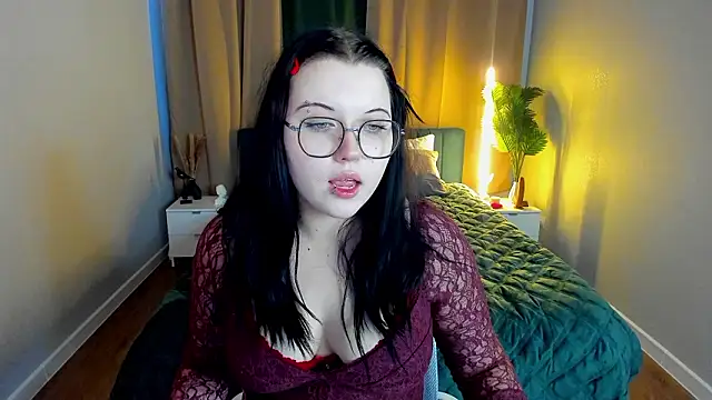 Kira G0ld online show from March 5, 1:01 am