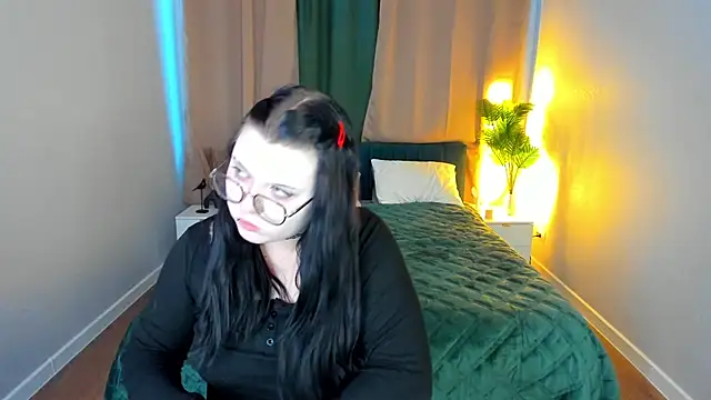 Kira G0ld online show from March 14, 1:01 am