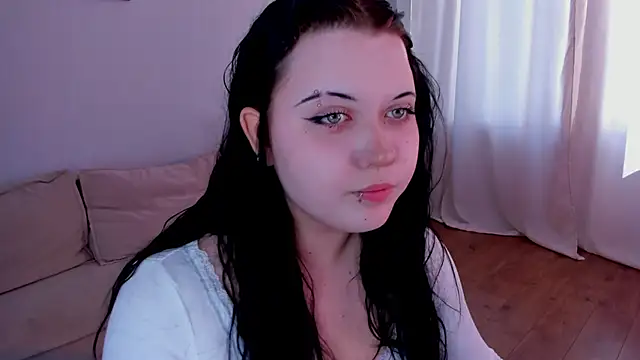 Snapshot of Kira_G0ld chatting on May 9, 9:03 am Kira G0ld online show from May 9, 9:03 am