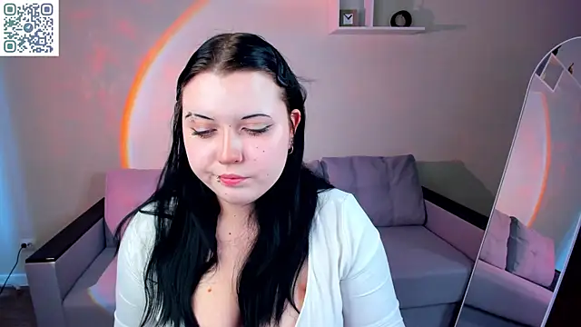 Snapshot of Kira_G0ld chatting on May 15, 9:16 am Kira G0ld online show from May 15, 9:16 am
