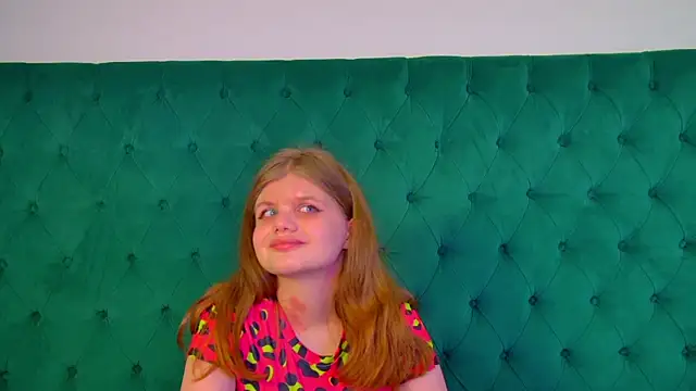 ChloeHalses online show from April 28, 5:12 am