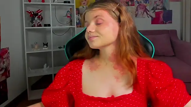 ChloeHalses online show from June 8, 7:03 pm