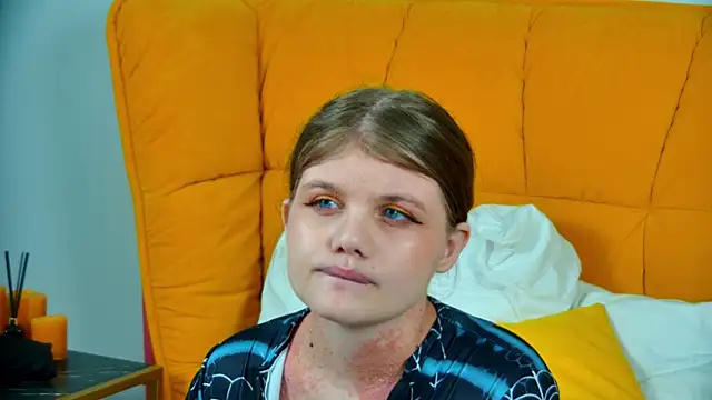 ChloeHalses online show from June 13, 5:11 pm