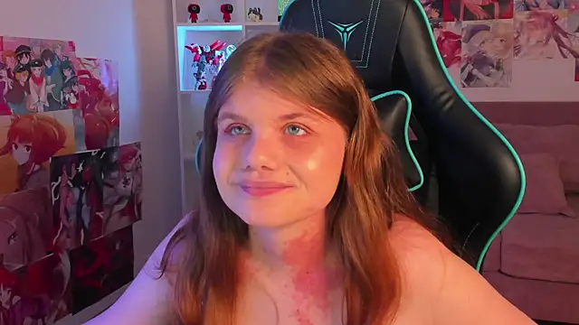 ChloeHalses online show from June 15, 7:05 pm