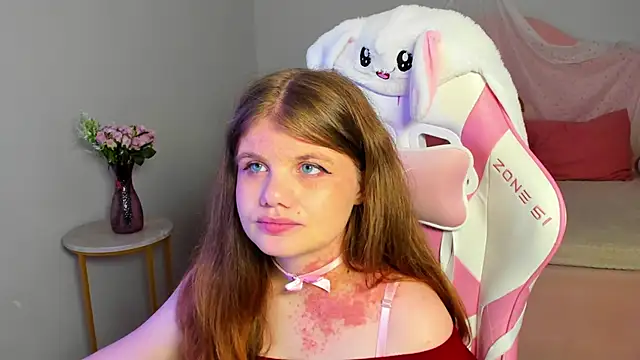 ChloeHalses online show from June 16, 5:04 pm