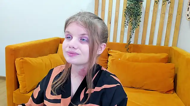 ChloeHalses online show from June 19, 5:06 pm