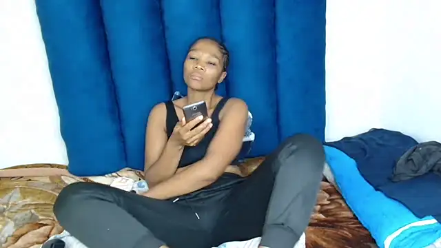 ForeverSexy  online show from March 4, 5:30 pm