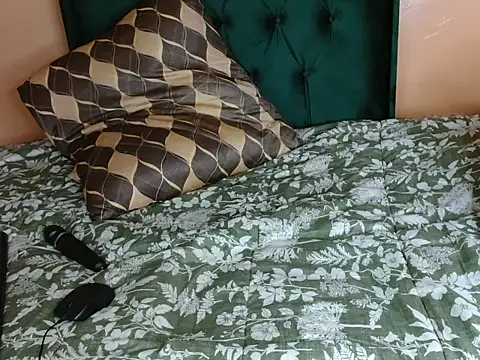 ForeverSexy  online show from July 28, 5:58 am