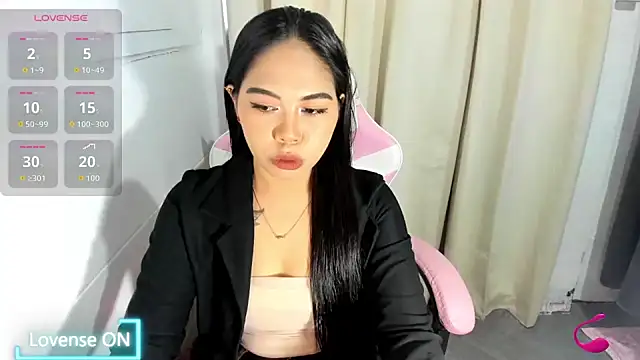 Ursweetyshaine online show from June 10, 2:34 am