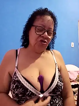 Snapshot of Luach chatting on February 6, 12:19 pm Luach online show from February 6, 12:19 pm