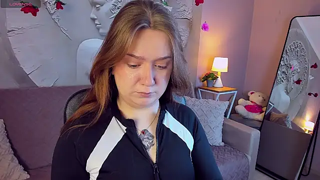 RachelDiRose online show from March 15, 3:01 am