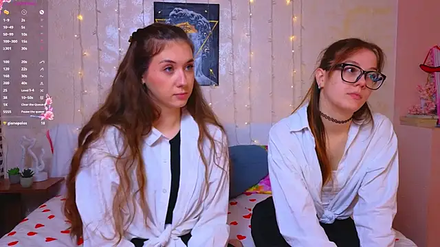 MelanieTwice online show from March 1, 11:45 am