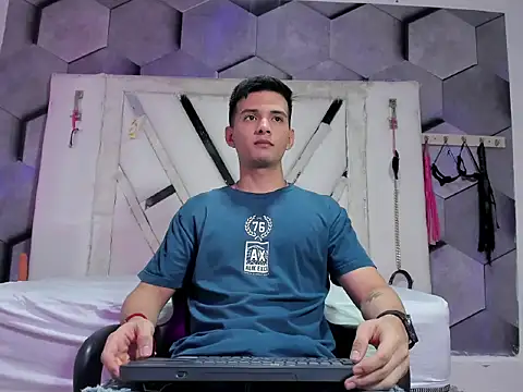 GoldenBoyM online show from May 30, 3:03 am
