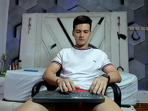 GoldenBoyM online show from June 17, 3:42 am