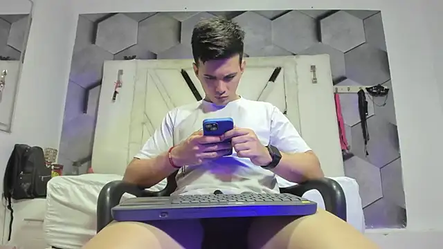 GoldenBoyM online show from July 16, 3:34 am