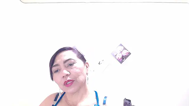 dannamomcerratt online show from August 7, 1:51 am