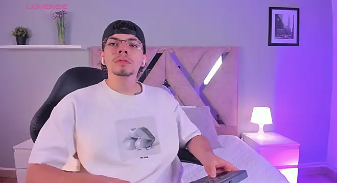 Axel Creed online show from March 13, 2:45 pm