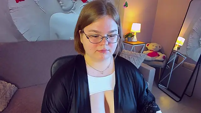 MaryFloree online show from March 17, 3:00 am