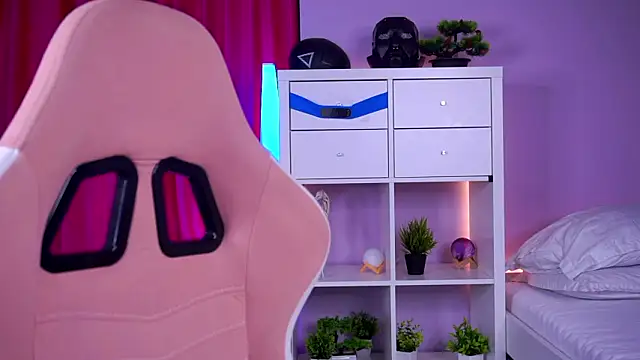 MistyReeds online show from February 14, 6:21 am