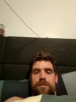 Snapshot of Bashard chatting on March 20, 12:26 am Bashard online show from March 20, 12:26 am