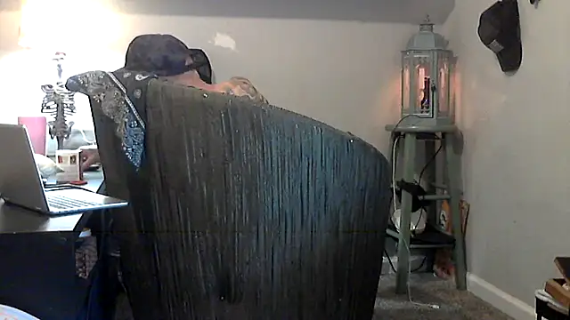 F D R  online show from March 12, 12:22 pm