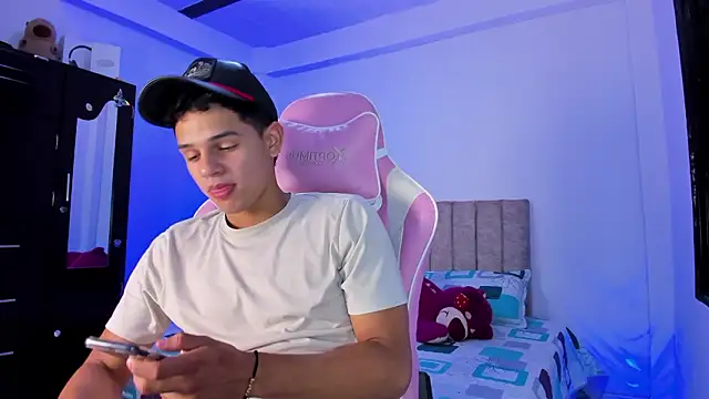 Adrian Prime  online show from March 17, 6:44 pm