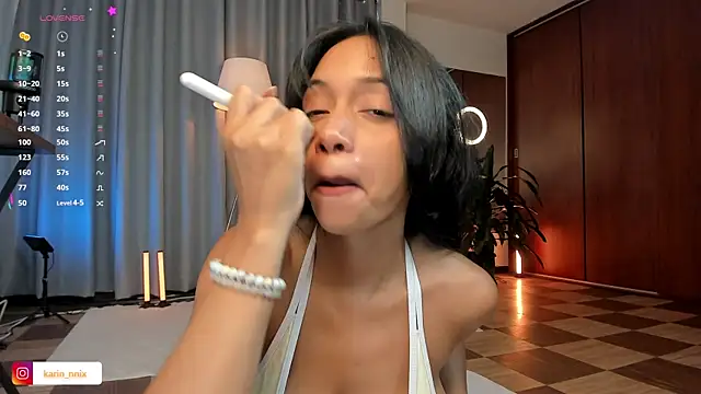 Snapshot of karinnixx chatting on July 18, 7:39 pm karinnixx online show from July 18, 7:39 pm