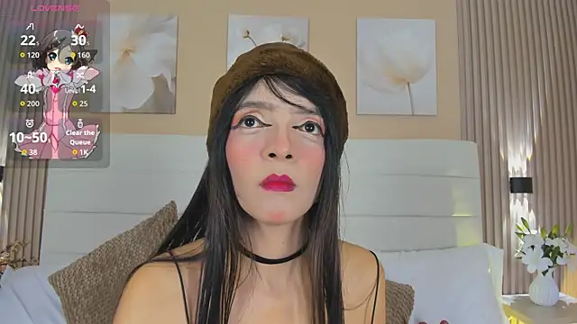Snapshot of LisaLain chatting on May 22, 12:11 pm LisaLain online show from May 22, 12:11 pm