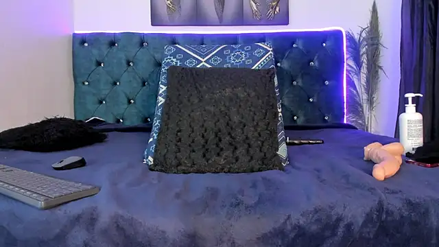 Snapshot of Roxanna_0 chatting on July 6, 3:03 pm Roxanna 0 online show from July 6, 3:03 pm