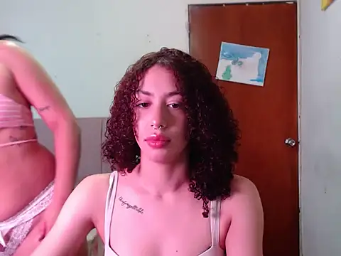 ShanellYSharlot online show from February 5, 7:18 pm