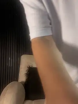 ARON LUXX online show from February 12, 3:01 am