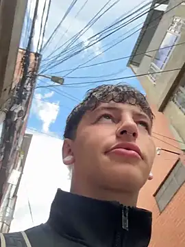 ARON LUXX online show from May 14, 2:46 pm