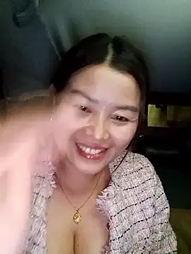 Jennie dogy online show from April 29, 5:30 pm