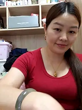 Snapshot of Jennie_dogy chatting on May 16, 12:15 pm Jennie dogy online show from May 16, 12:15 pm