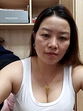 Snapshot of Jennie_dogy chatting on June 12, 1:43 pm Jennie dogy online show from June 12, 1:43 pm