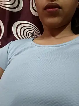komalsharma99 online show from May 7, 5:02 am