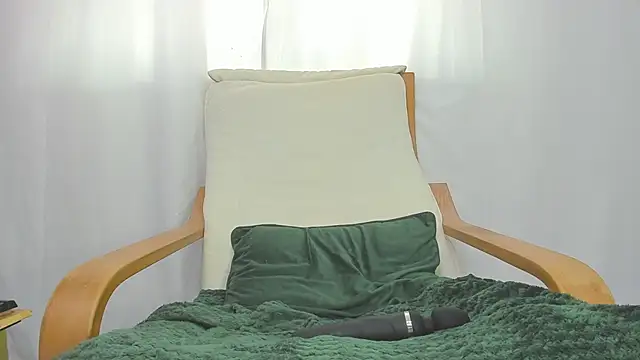 MeganKroft  online show from June 5, 6:52 am
