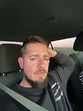 Snapshot of diversual chatting on February 22, 6:06 pm diversual online show from February 22, 6:06 pm