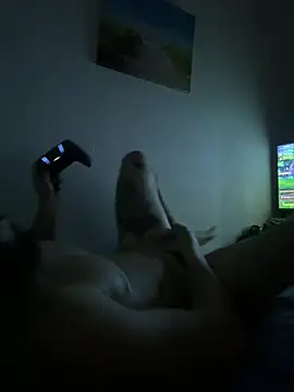 Snapshot of diversual chatting on April 5, 4:15 pm diversual online show from April 5, 4:15 pm