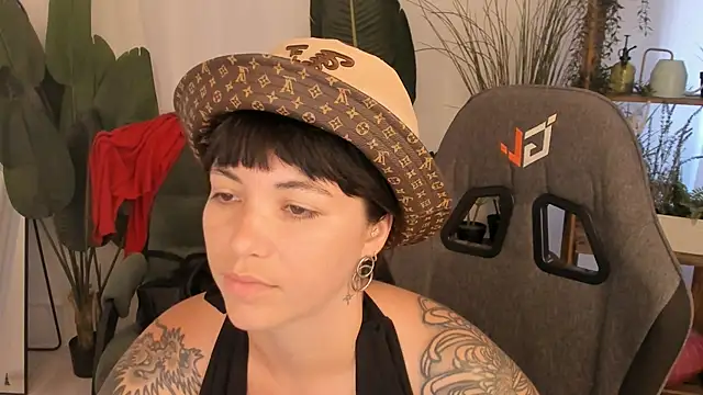 NeoGeisha online show from July 31, 7:19 am