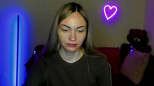 Snapshot of BlondMikey22 chatting on May 6, 11:26 am BlondMikey22 online show from May 6, 11:26 am