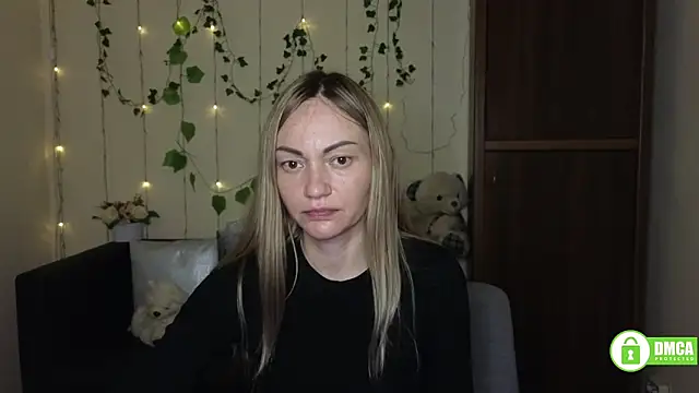 Snapshot of BlondMikey22 chatting on May 8, 11:26 am BlondMikey22 online show from May 8, 11:26 am