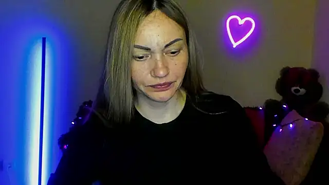 Snapshot of BlondMikey22 chatting on May 20, 5:24 am BlondMikey22 online show from May 20, 5:24 am